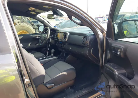 2021 Toyota Tacoma Trd Sport z USA, uszkodzony, nr VIN 5TFAZ5CNXMX110131